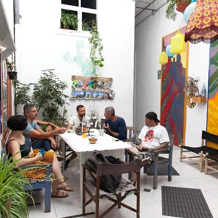 Hostel Tropical House