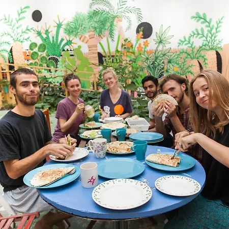 Tropical House אכסניה *